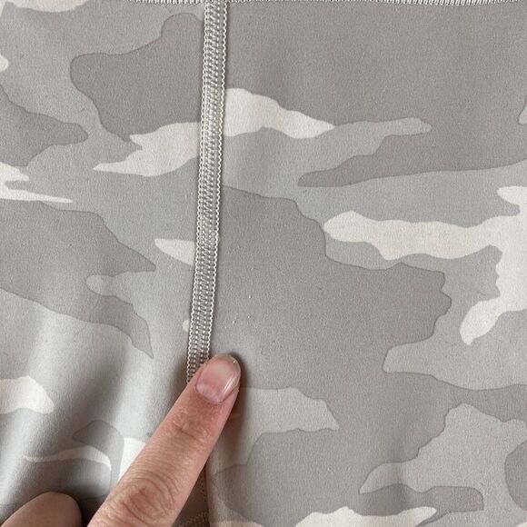 Athleta Elation Camo Light Gray 7/8 Leggings Activewear Athleisure Running M - Picture 4 of 12